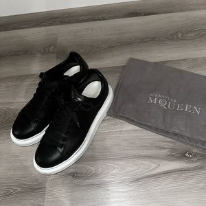 Half size biger for me. I need 10.5, this one Are 11